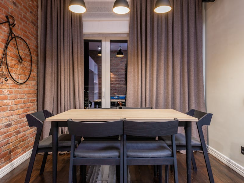 **Industrijsko Uređenje Doma: Savjeti i Trikovi za Moderni Stil** - Second Image